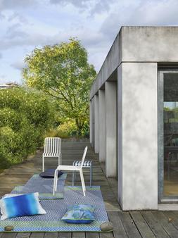 OUTDOOR RUGS & RUNNERS